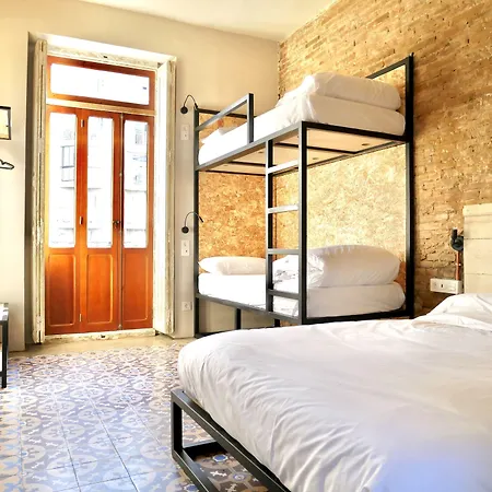 Alojamento de Acomodação e Pequeno-almoço Bird House 3*