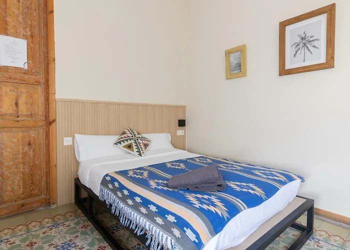 Alojamento de Acomodação e Pequeno-almoço Bird House 3*