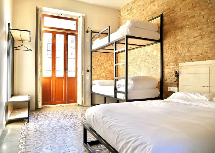 Alojamento de Acomodação e Pequeno-almoço Bird House 3*