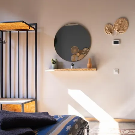 Bed & Breakfast Bird House