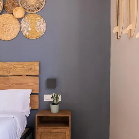 Bird House Bed and breakfast 3*